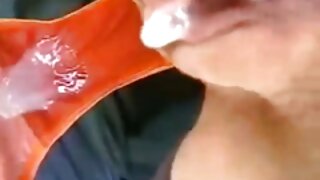 Um homem fode duas mulheres com vídeo pornô de mulher gorda brasileira um beijo.