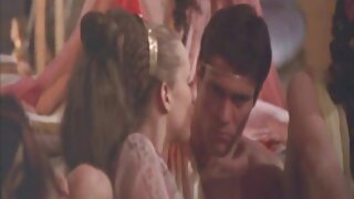 Madame tomou banho e começou videos porno com gordas brasileiras a beijá-la